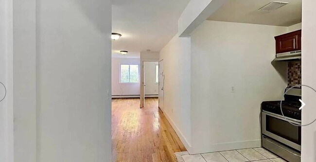 Building Photo - 83A Himrod St