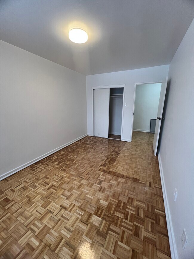 Photo du bâtiment - 1535 Birchmount Rd