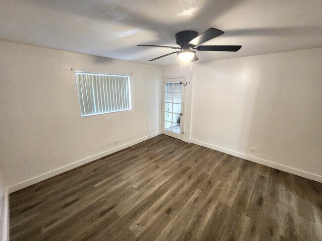 Foto del edificio - 2700 Coral Springs Dr