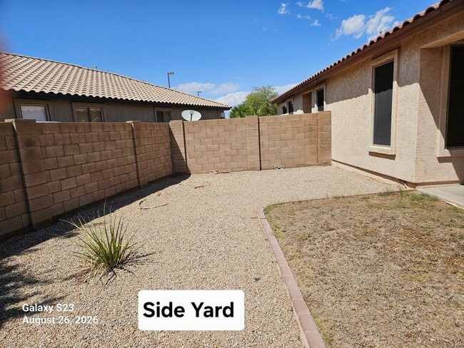 Building Photo - 1107 E San Tan Dr