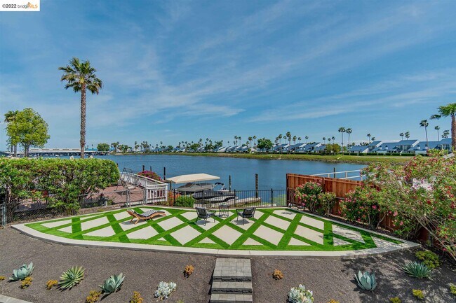 Foto del edificio - 1515 Willow Lake Rd