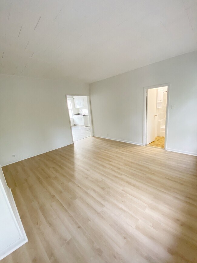 Living room - brand new floors - 87 Terrace Ave