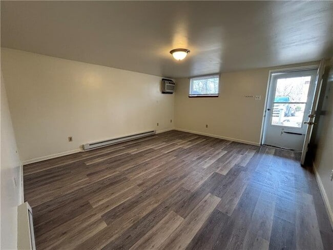 Building Photo - 1195 Lynn St