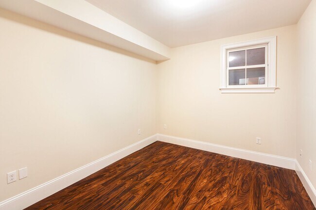 Foto del edificio - 1912 Washington St