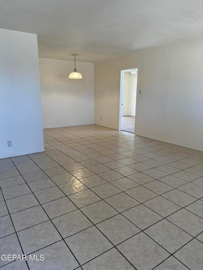 Building Photo - 5924 Cabrillo Dr