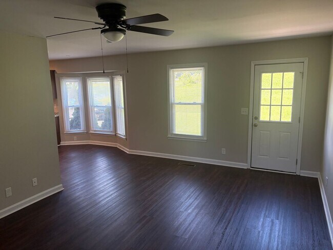 Foto del edificio - Quaint Ranch style home in Clarksville