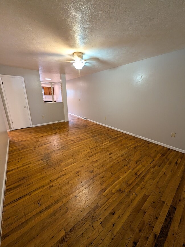 Building Photo - 2034 S Barcliff Ave