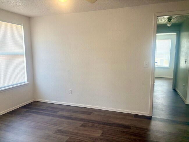 Foto del edificio - Three bedroom home in East Norman