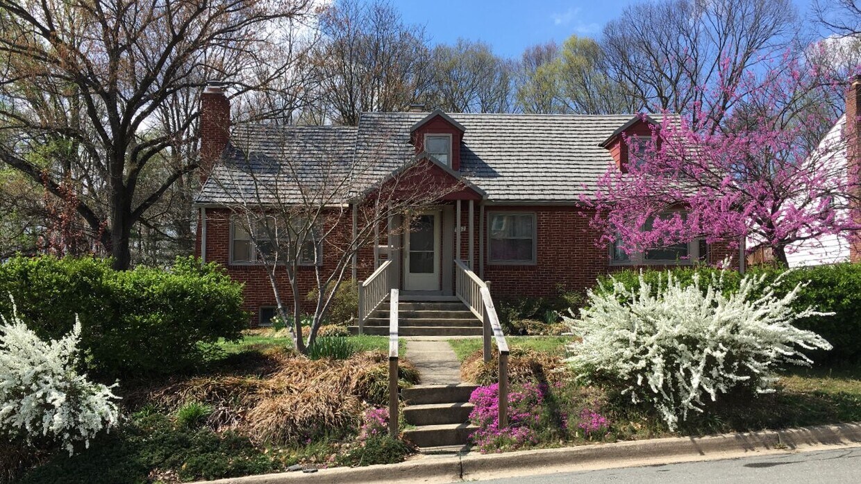 Primary Photo - 9112 Autoville Dr