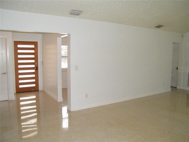 Foto del edificio - 1060 Jesse Ave