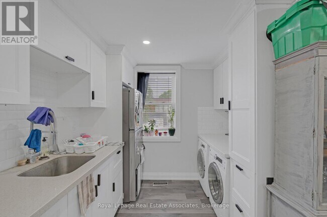 Photo du bâtiment - 66 Broadway