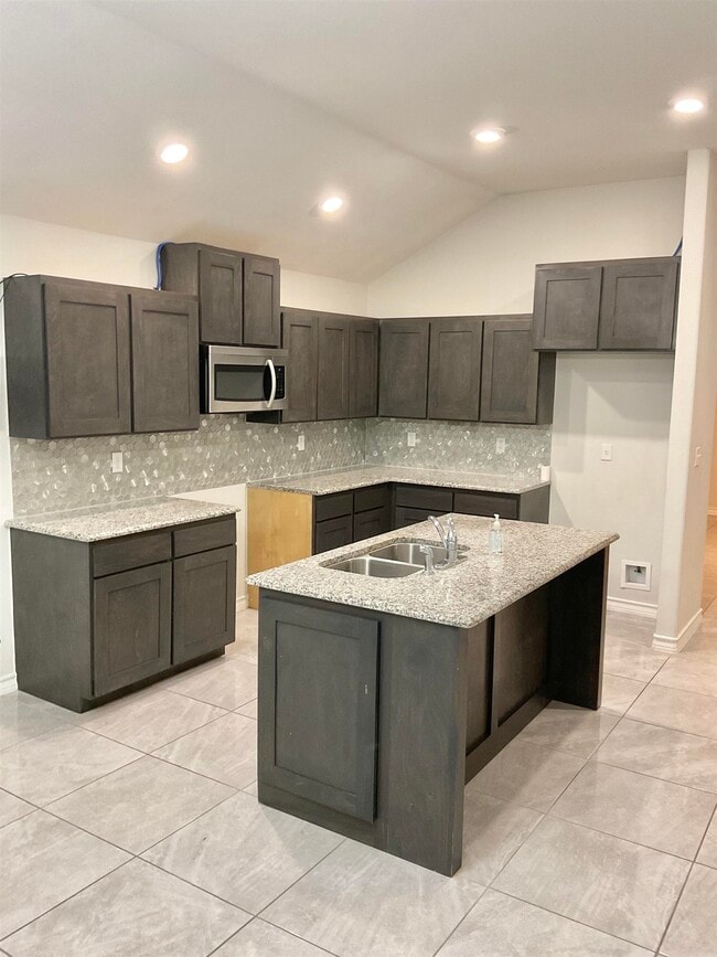 Foto del edificio - 5412 Capilla St