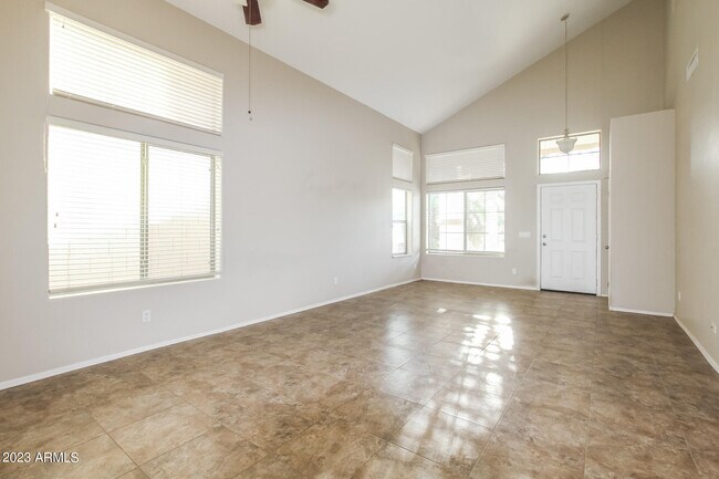 Foto del edificio - 16731 N 172nd Ave