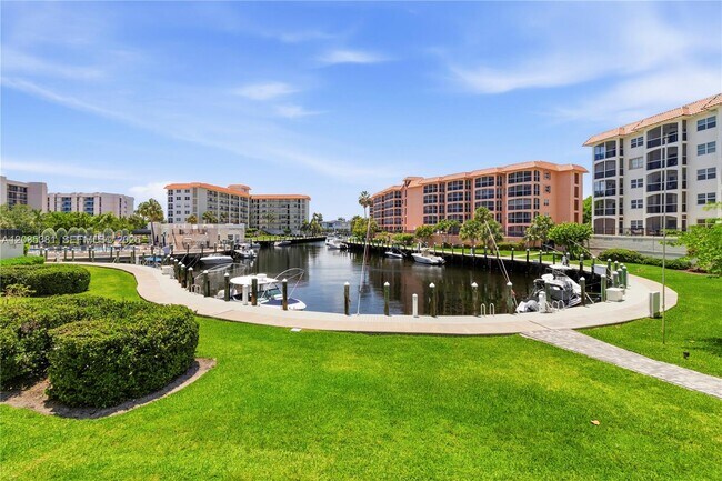 Building Photo - 2871 N Ocean Blvd