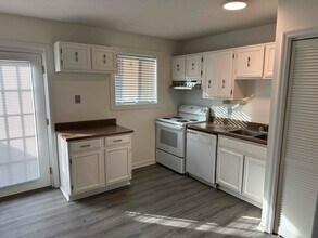 Building Photo - 2503 Redwood Ct