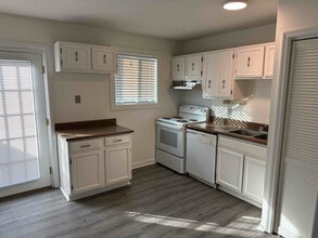 Building Photo - 2503 Redwood Ct