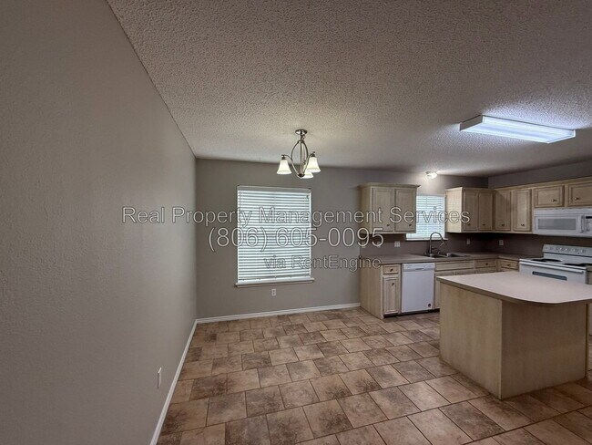 Foto del edificio - 8302 Dixon Ave