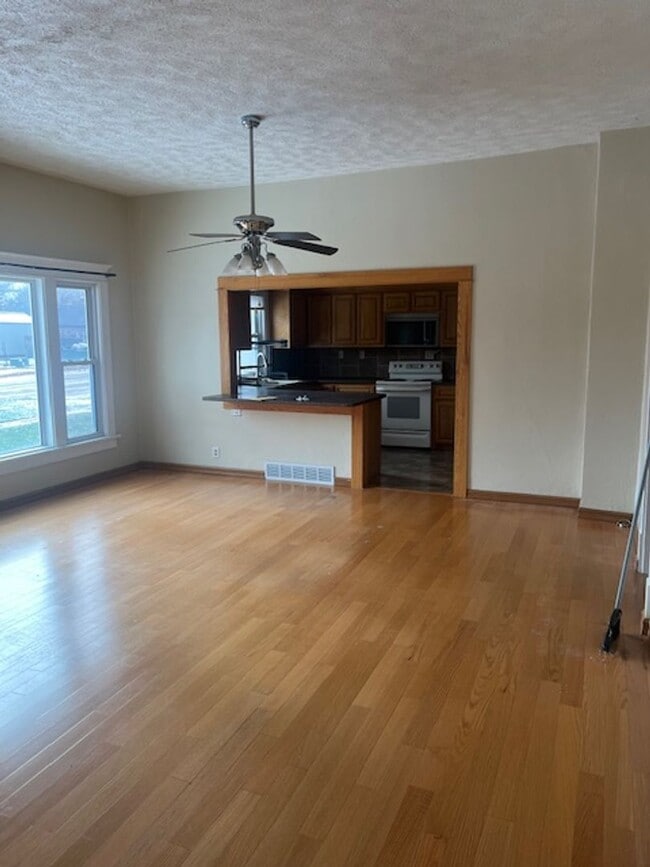 Foto del edificio - Renovated Bungalow