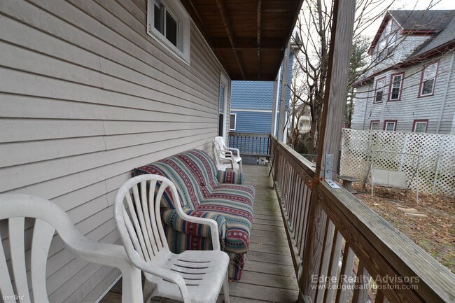 Building Photo - 3 br, 2 bath  - 7 Appian Way