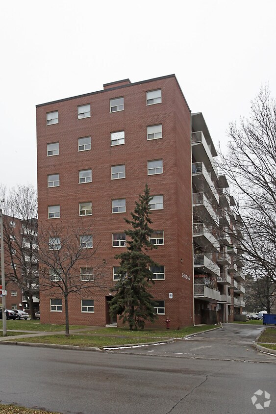 Seville East & West Apartments 65 Paisley Blvd Mississauga, ON
