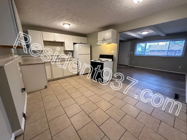 Foto del edificio - 4 Bed 2 Bath