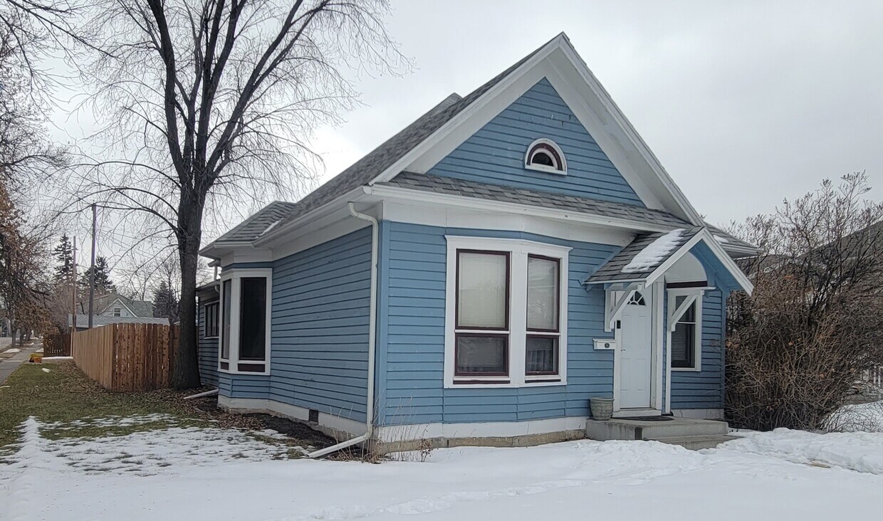 2526 1st Ave S, Great Falls, MT 59401 House Rental in Great Falls, MT