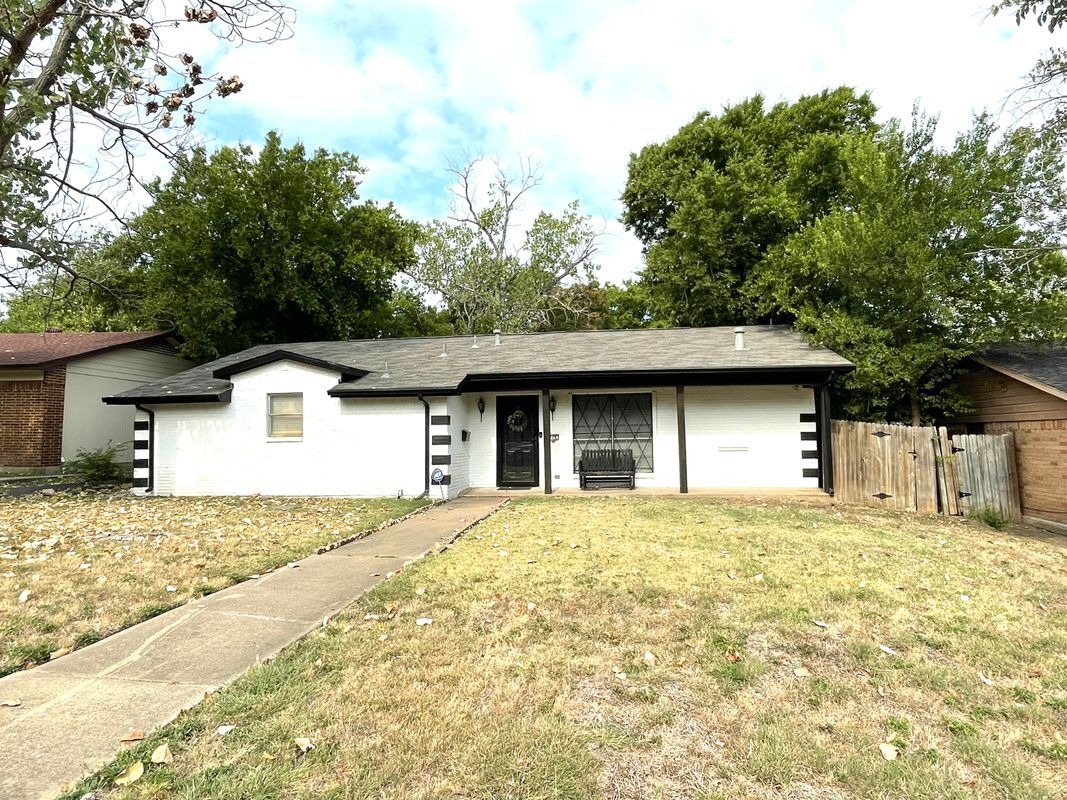 Foto principal - 709 Blue Grass Dr