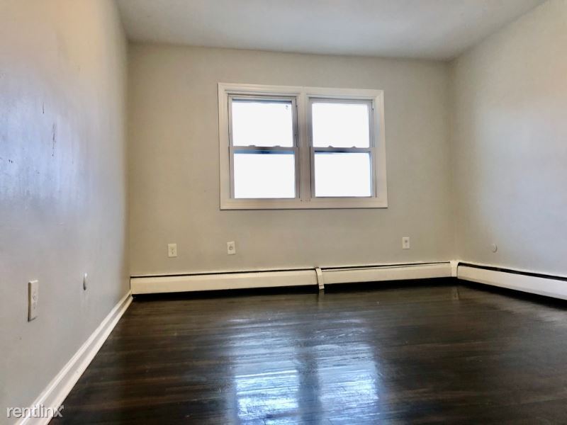 Foto del edificio - 1079 E Jersey St