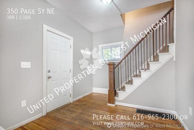 Foto del edificio - Available Now | Cozy Three Bedroom Home | ...