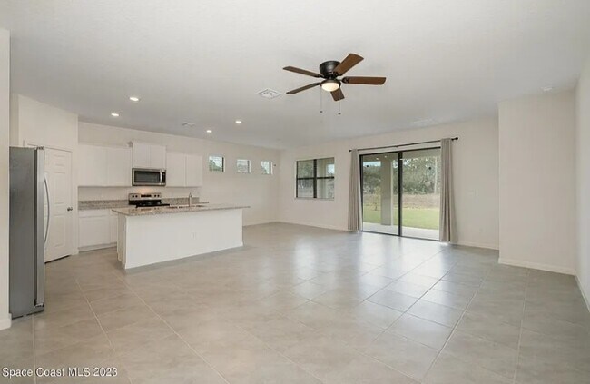 Foto del edificio - 463 Old Country Rd SE