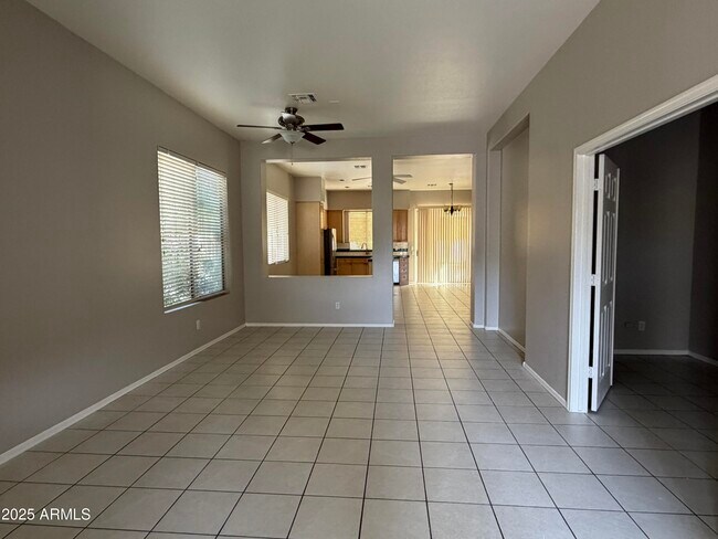 Building Photo - 231 E Krista Way