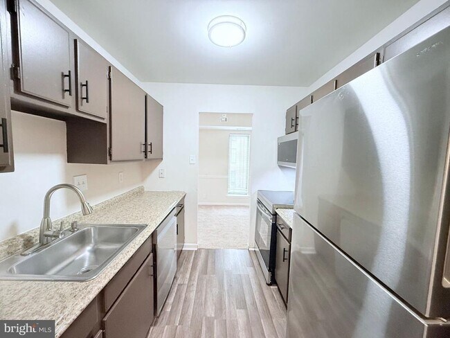 Foto del edificio - 7598 Gales Ct