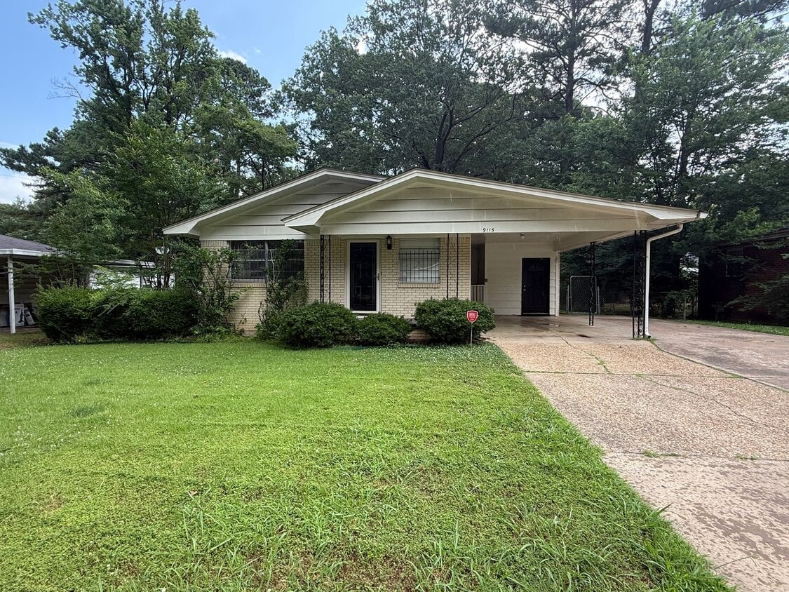 Primary Photo - 9115 Oak Grove Ln