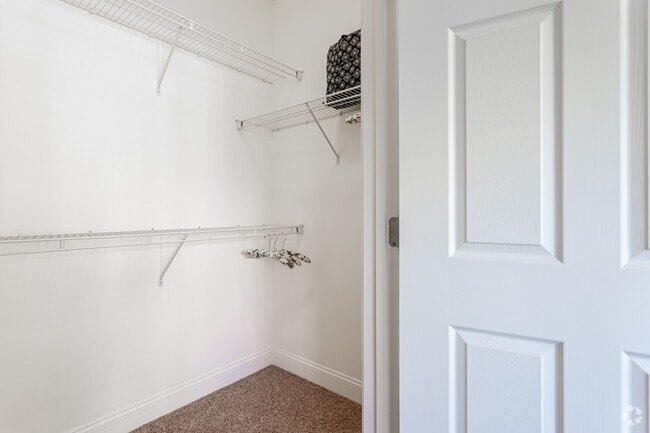2BR, 2BA - The Commons at Boston Road