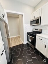 Building Photo - 2738 Riverside Ave
