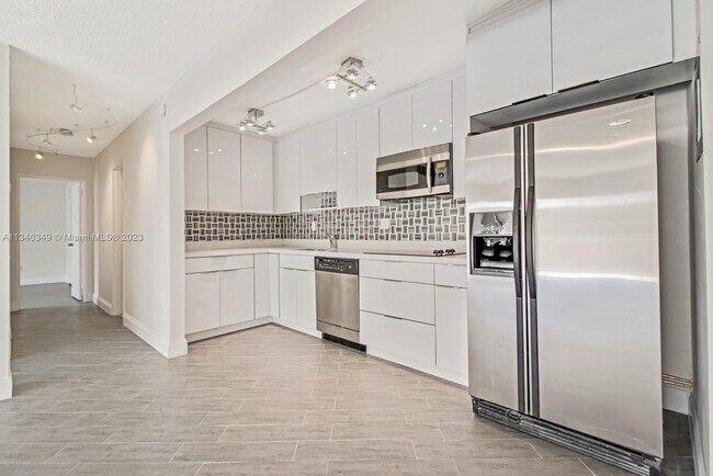 Building Photo - 4480 NW 79th Ave