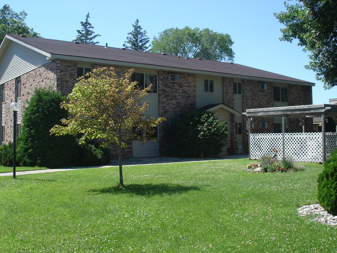 Primary Photo - 1320 Black Oak Ave