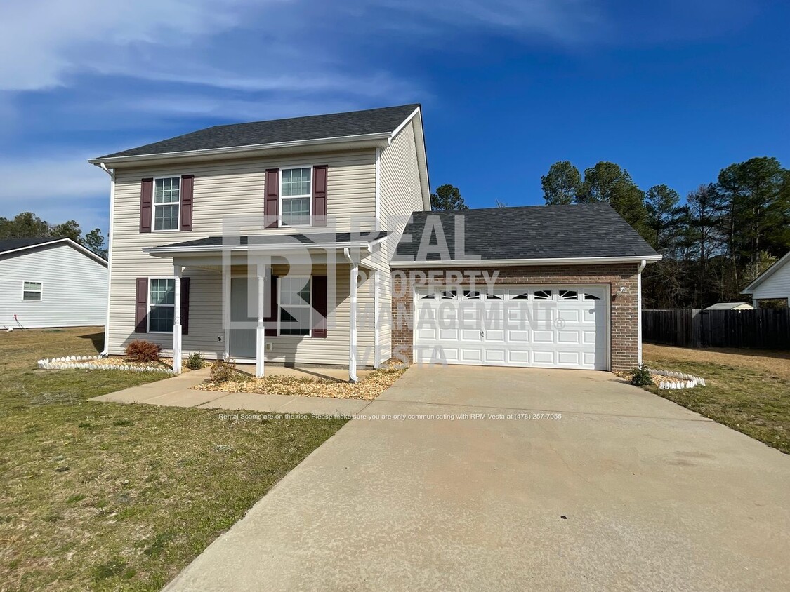 Primary Photo - Modern Four Bedroom House in Hartley Bridg...