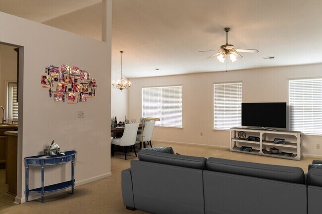 Foto del edificio - 612 Fountain Brook Ln