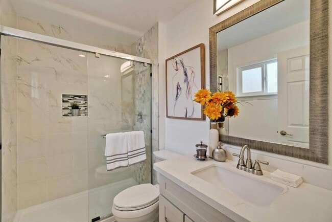 Building Photo - 5365 Silver Reef Dr