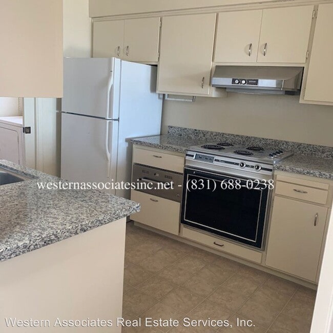 Building Photo - 2 br, 2 bath Apartment - 369 Searidge Rd. #2