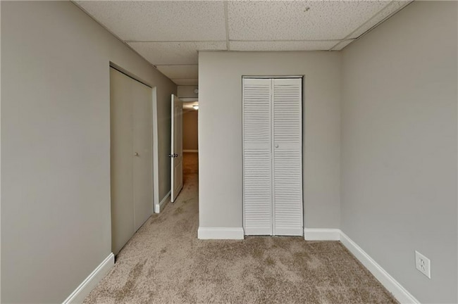 Building Photo - 3930 Summit Gate Dr