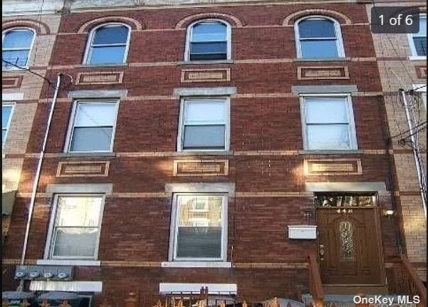 Building Photo - 448 Wyona St