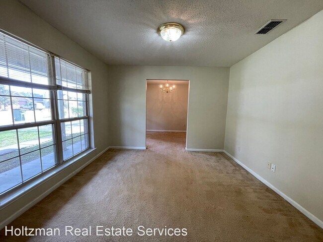Building Photo - 3 br, 2 bath House - 2125 Walberg Dr.