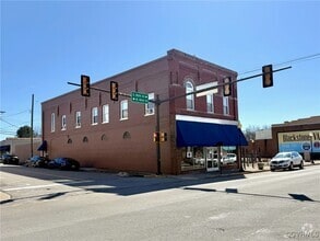 Building Photo - 101 N Main St