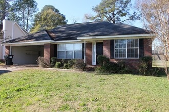 Building Photo - 2806 Stonewater Dr