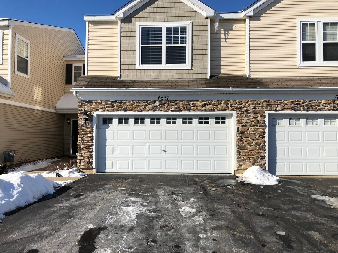 6537 Marble Ln, Carpentersville, IL 60110 Townhome Rentals in