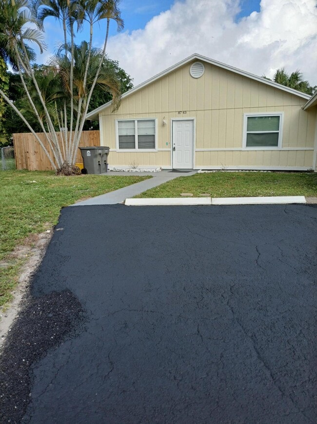 Building Photo - 8743 Sol Ter