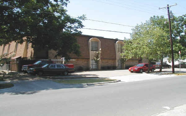 Building Photo - 3121-3125 Rosedale Ave