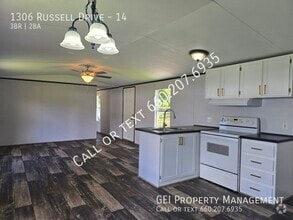 Building Photo - 1306 Russell Dr